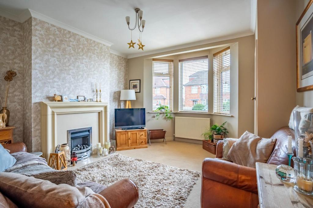 Albion Avenue, York 3 bed semidetached house for sale £300,000