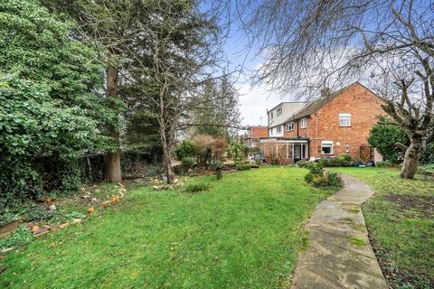 15 Norbury Grove, London, NW7 4LS