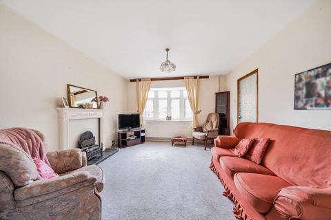 15 Norbury Grove, London, NW7 4LS