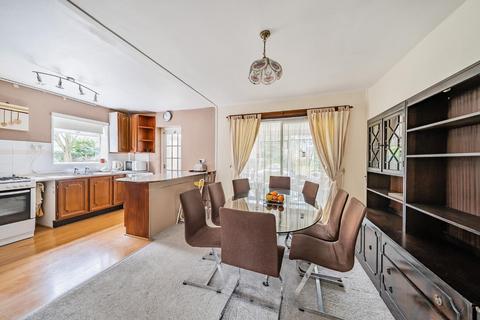 15 Norbury Grove, London, NW7 4LS