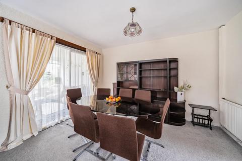 15 Norbury Grove, London, NW7 4LS