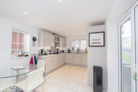 3 bedroom detached house for sale - Condor Gate, Chelmsford CM3