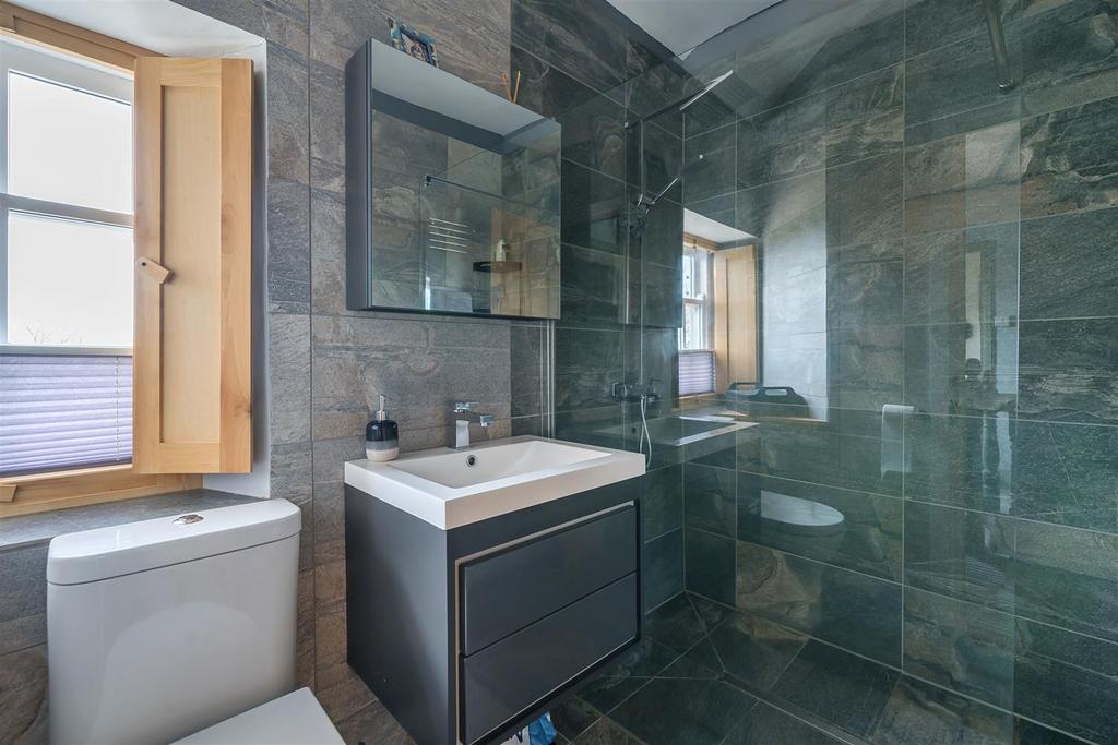 Shower Room.jpg
