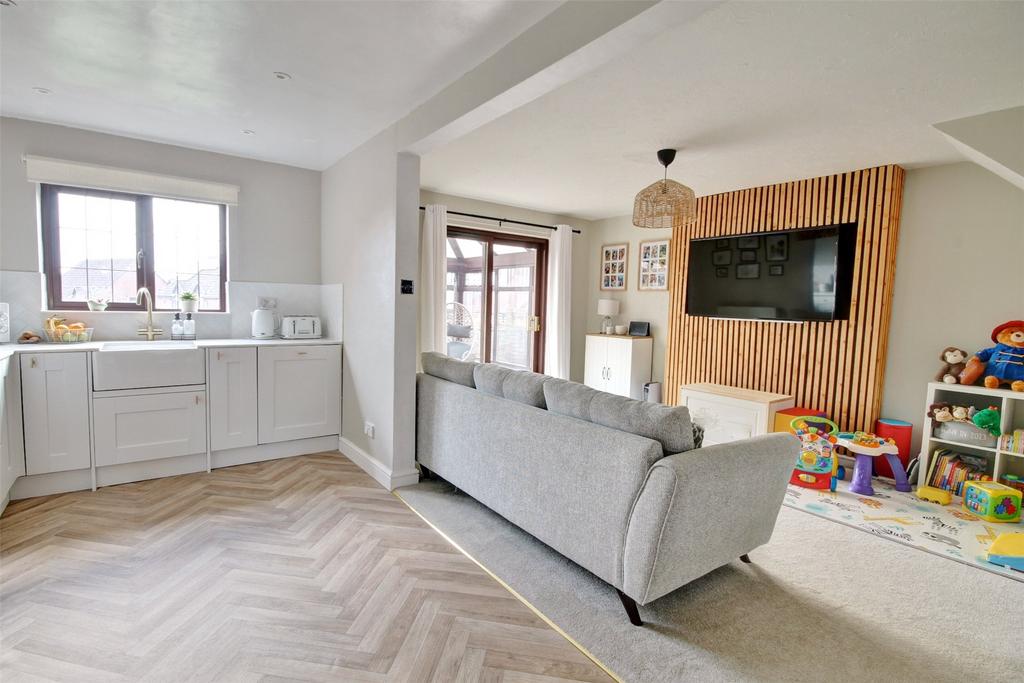 Kitchen Lounge