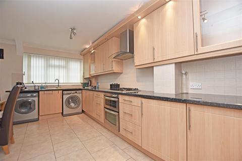 3 bedroom semi-detached house for sale, Shelley Crescent, Hounslow