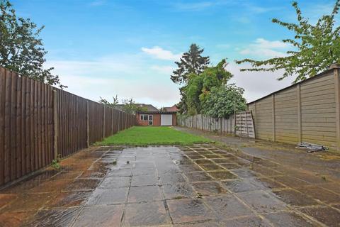 3 bedroom semi-detached house for sale, Shelley Crescent, Hounslow