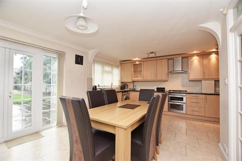 3 bedroom semi-detached house for sale, Shelley Crescent, Hounslow