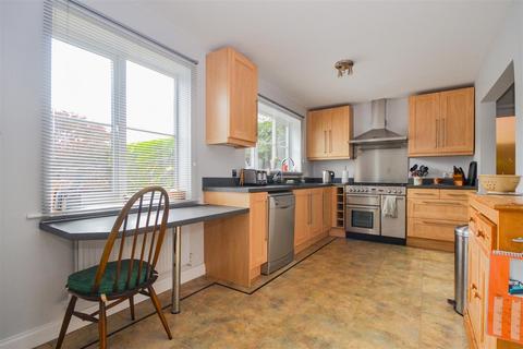 25 Cattersty Way, Brotton, Saltburn-by-the-sea, TS12 2UH