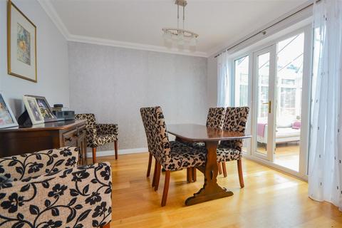 25 Cattersty Way, Brotton, Saltburn-by-the-sea, TS12 2UH