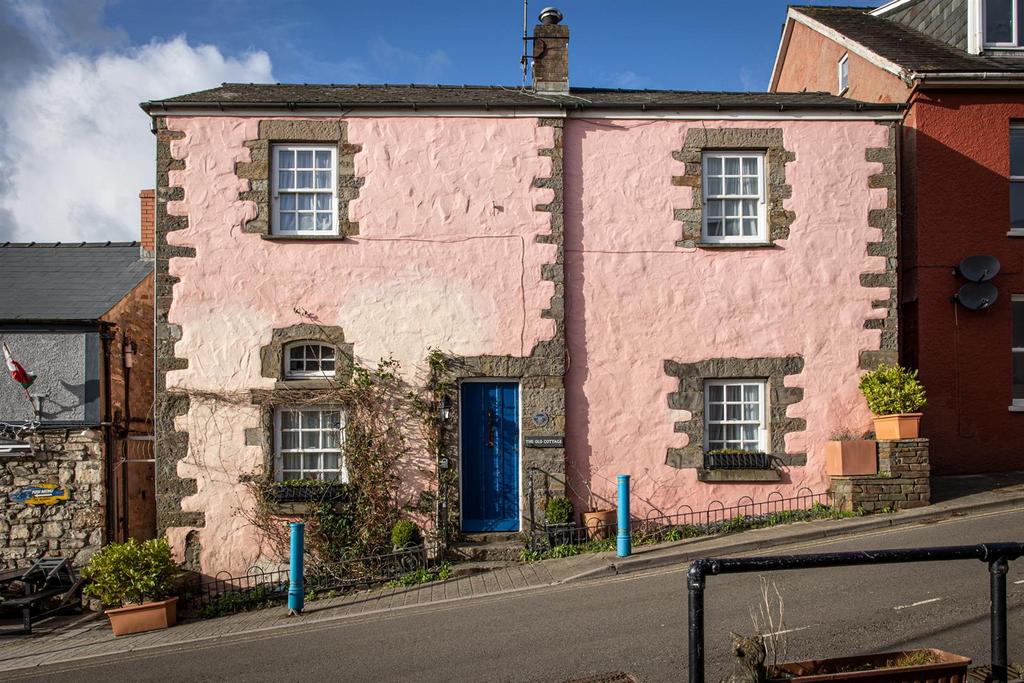 Wogan Terrace, Saundersfoot 3 bed detached house for sale £450,000