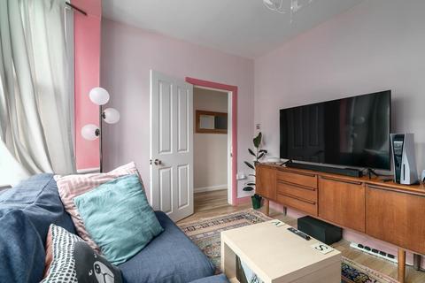 2 bedroom terraced house for sale - Kevelioc Road, London