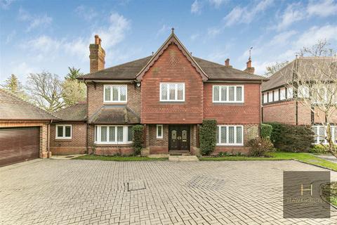 5 bedroom detached house to rent, Pagitts Grove, Barnet