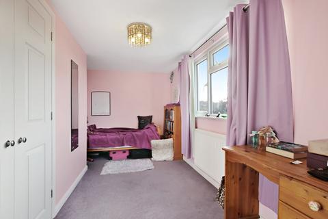 5 bedroom semi-detached house for sale - Heathcote Drive, East Grinstead, RH19