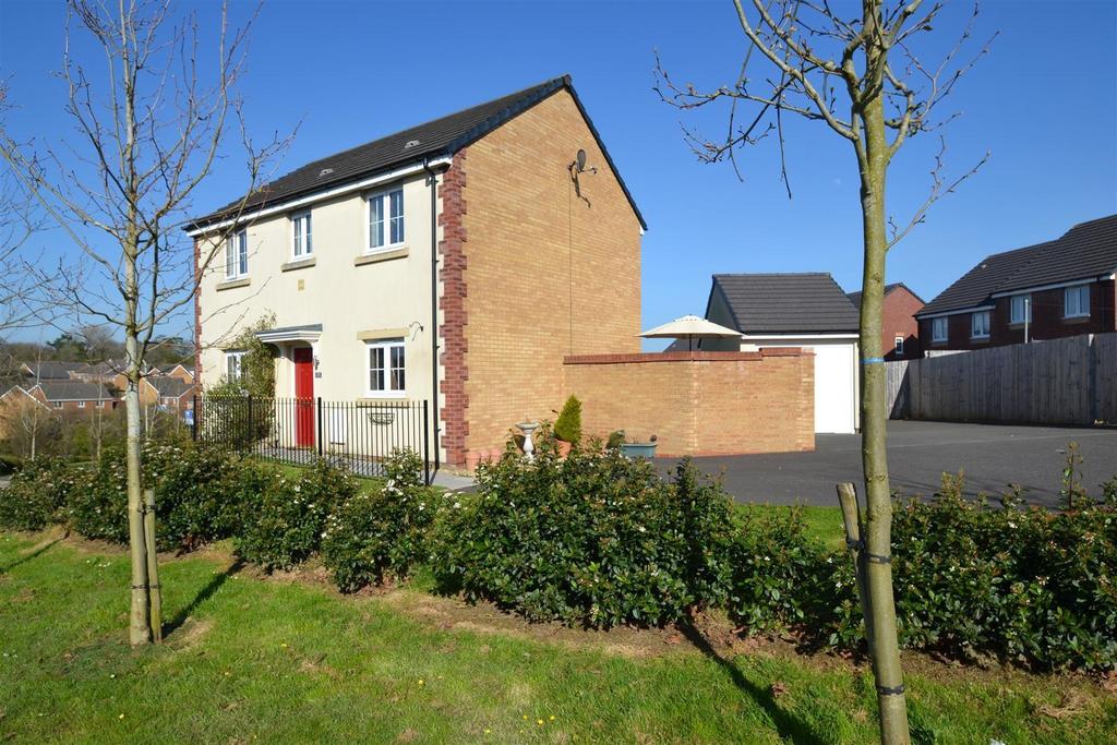 Rhodfa Cnocell Y Coed, Broadlands, Bridgend County Borough, CF31 5FS 3 ...