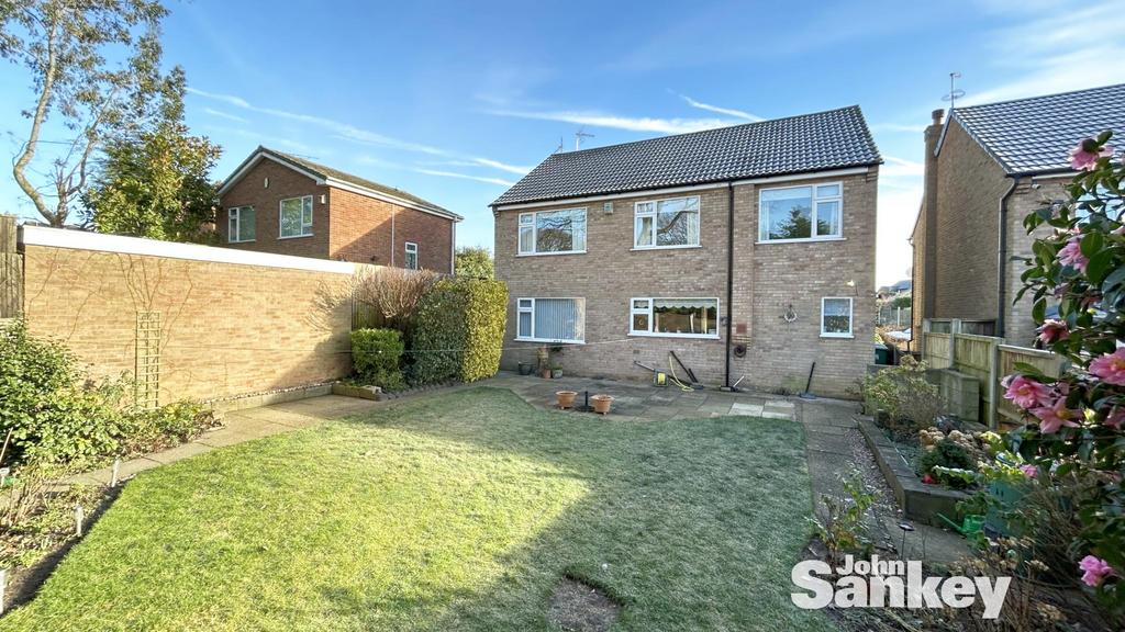 Lindsey Drive, Mansfield 5 bed detached house for sale £385,000