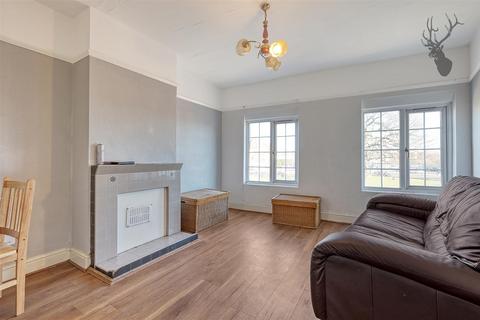 1 bedroom flat for sale, High Street, Ilford IG6