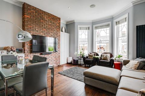 3 bedroom apartment for sale, Gondar Gardens, West Hampstead, London