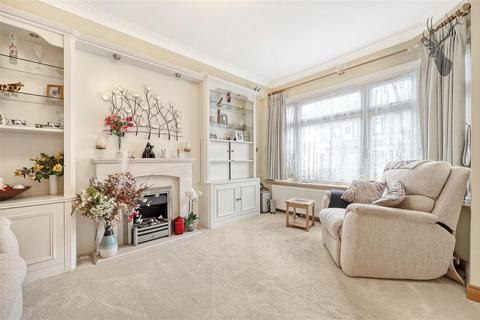89 Whitehall Gardens, London, E4 6EJ