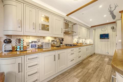 89 Whitehall Gardens, London, E4 6EJ