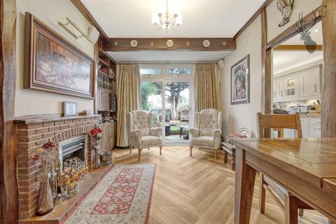 89 Whitehall Gardens, London, E4 6EJ