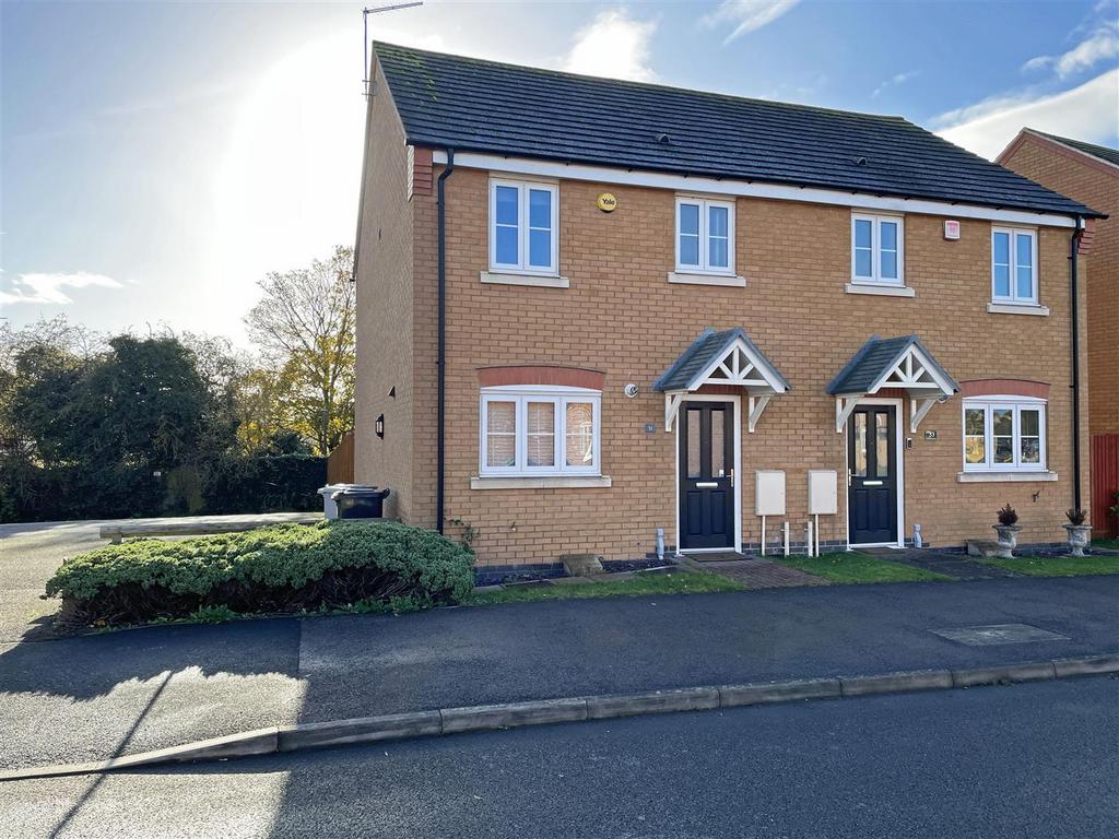 Collins Avenue, Stamford 3 bed semidetached house for sale £280,000