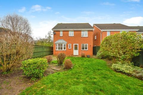 6 Alexander Close, Lichfield, WS13 8SH