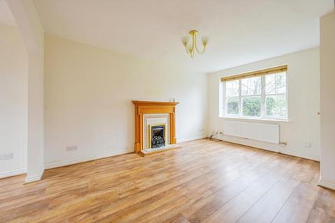 6 Alexander Close, Lichfield, WS13 8SH