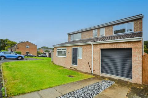 4 bedroom detached house for sale, Lealholm Way, Guisborough