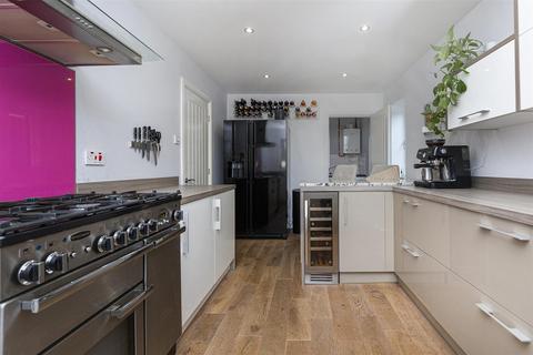 6 Ullswater Close, Elland, HX5 9QN
