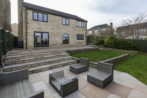 4 bedroom detached house for sale, Ullswater Close, Elland