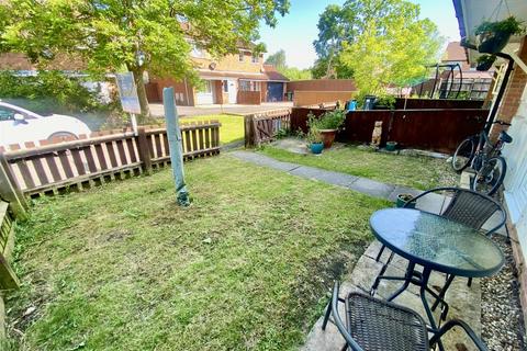 2 bedroom terraced house for sale, Alder Close, Swindon SN2