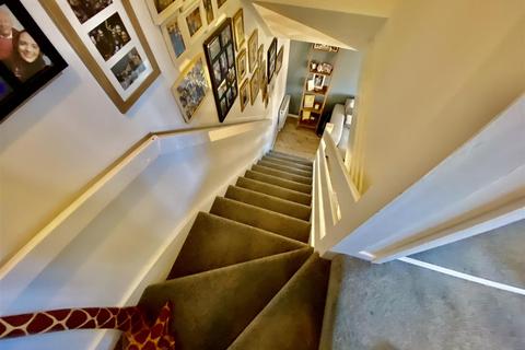 10 Alder Close, Swindon, SN2 2SH