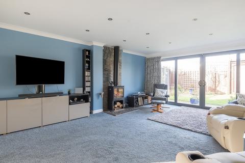 6 Applecroft, Lower Stondon, Henlow, SG16 6NB