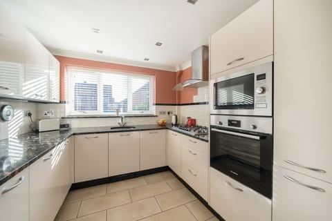6 Applecroft, Lower Stondon, Henlow, SG16 6NB