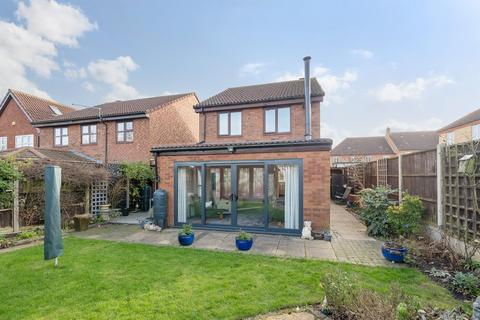 6 Applecroft, Lower Stondon, Henlow, SG16 6NB