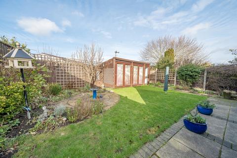 6 Applecroft, Lower Stondon, Henlow, SG16 6NB