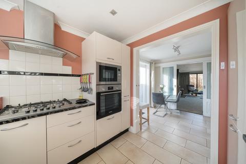 6 Applecroft, Lower Stondon, Henlow, SG16 6NB