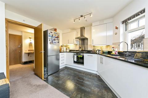 2 bedroom apartment for sale, Twickenham Road, Teddington