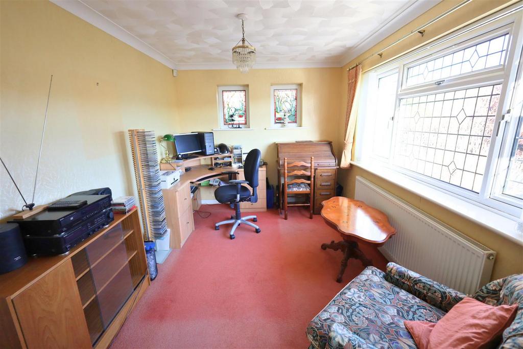 Study/dining room