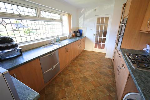 2 bedroom detached bungalow for sale, Warenne Road, Hove