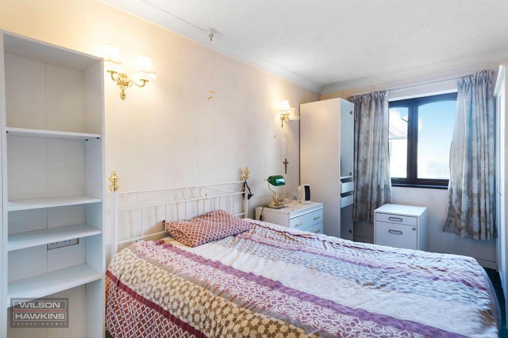 20 Hanbury Court, Northwick Park Road - 7b Lg Kr Ktn B