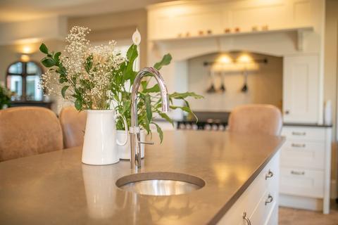 Forres Clacton Road, Elmstead, Colchester, CO7 7DD