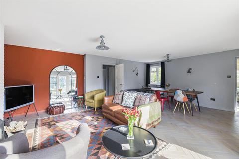 25 Brook Street, Elsworth, Cambridge, CB23 4HX