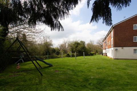 124 Ross Close, Saffron Walden, CB11 4DT