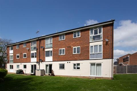 124 Ross Close, Saffron Walden, CB11 4DT