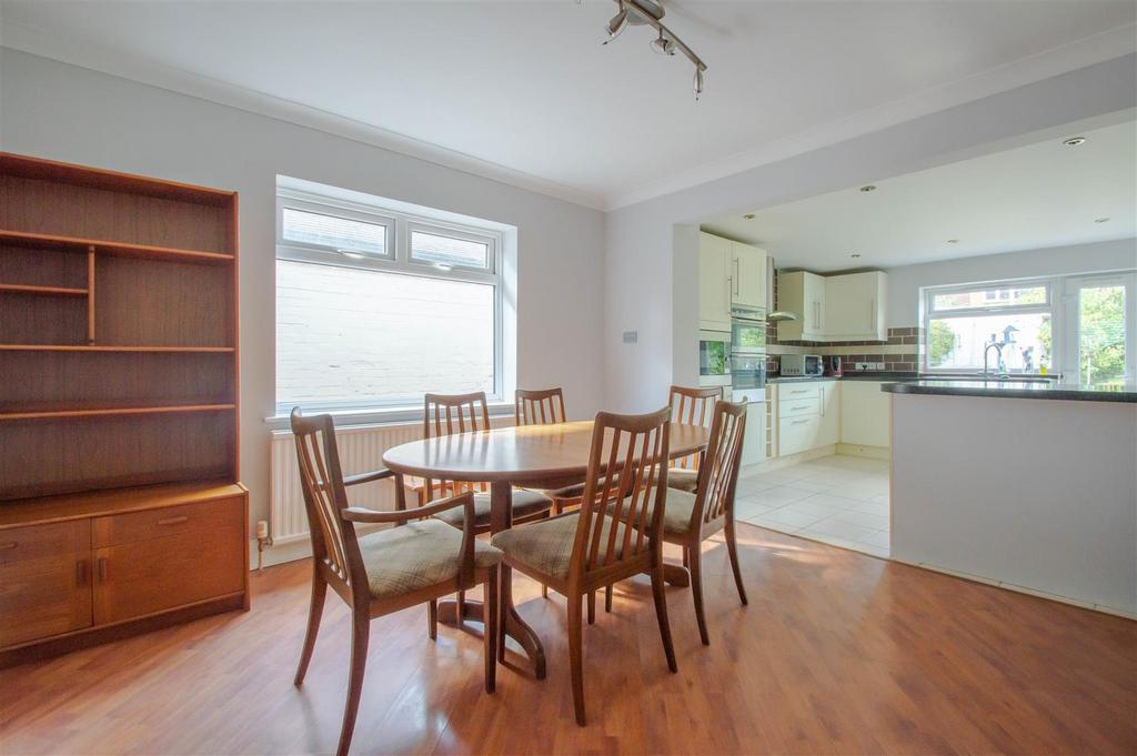 Crowland Road, Haverhill CB9 2 bed detached bungalow for sale £280,000