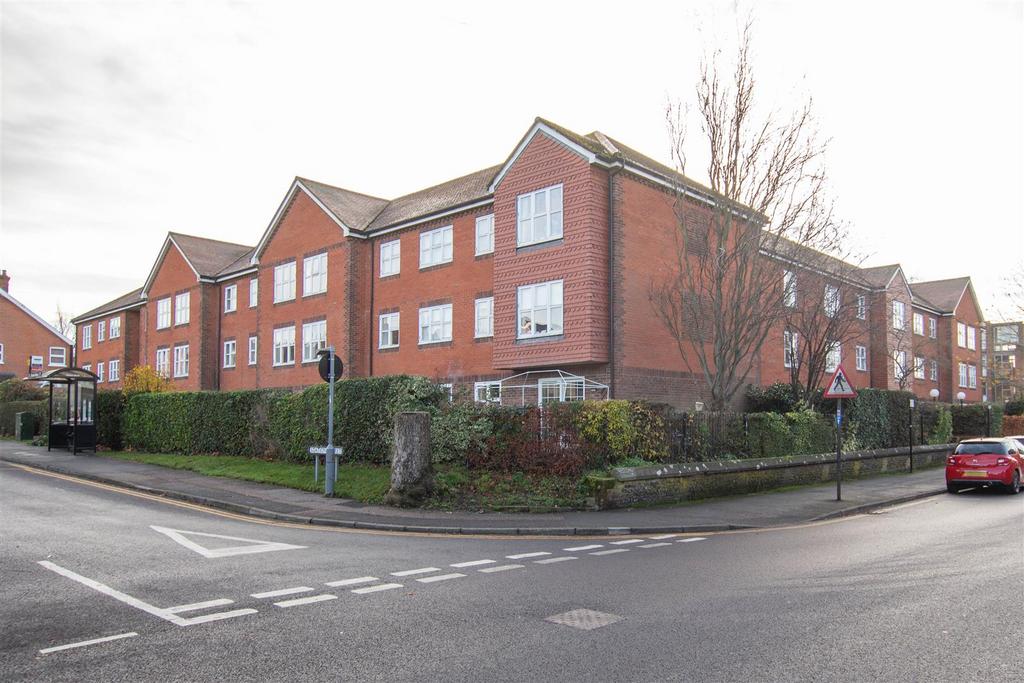 Audley Court, Saffron Walden CB11 1 bed retirement property £115,000