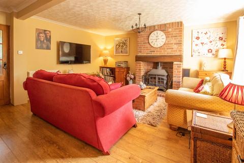 2 Barton Grove, Kedington, Haverhill, CB9 7PT