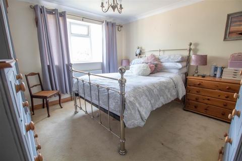 2 Barton Grove, Kedington, Haverhill, CB9 7PT