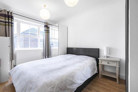 25 Abbotsmead Place, Caversham, Reading, RG4 8BB